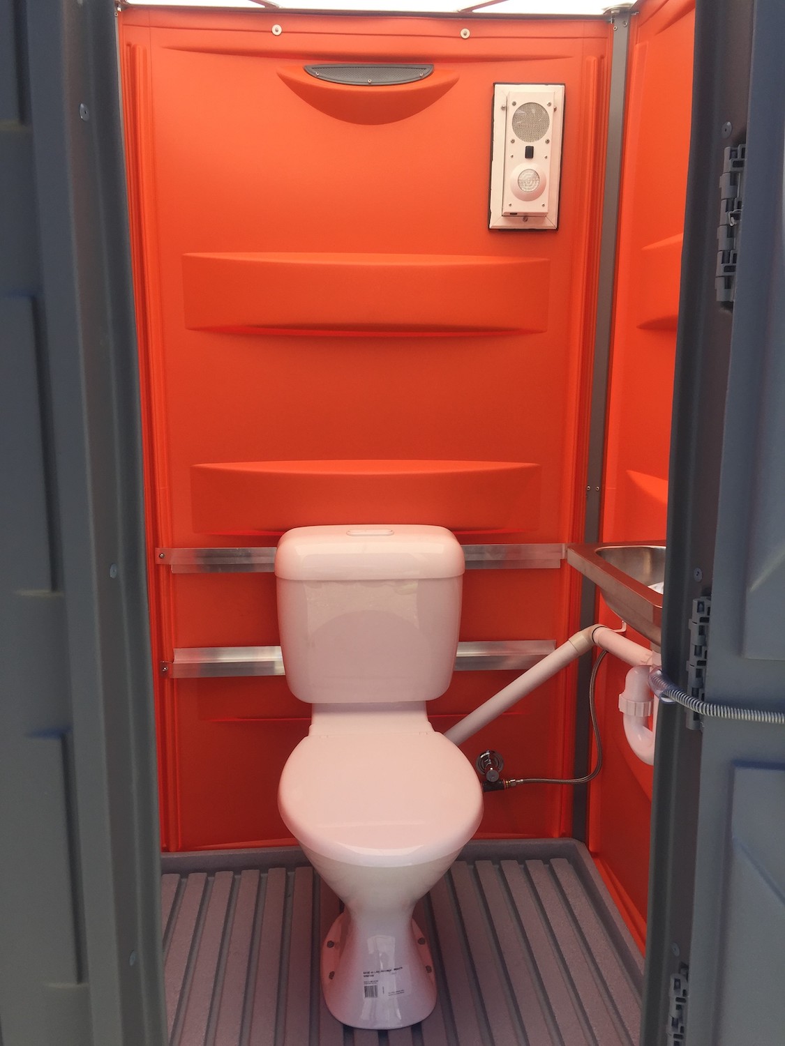 portable toilet cabin